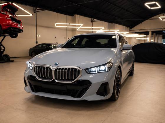 BMW 530e 2.0 TWINPOWER PHEV M SPORT AUTOMÁTICO BMW 530e 2.0 TWINPOWER PHEV M SPORT AUTOMÁTICO